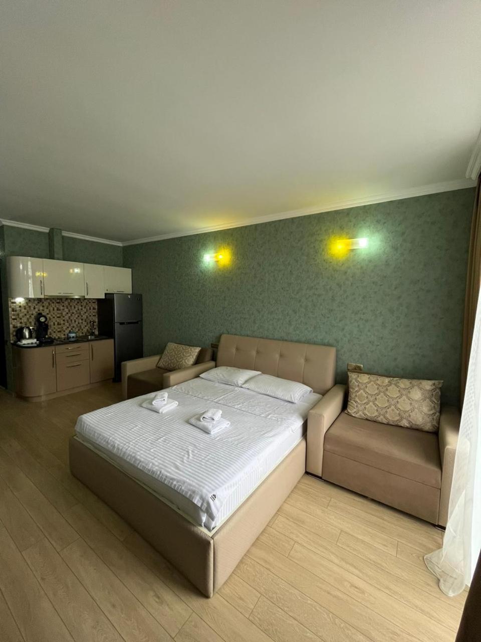Holiday Lux Tower Batumi Exterior photo