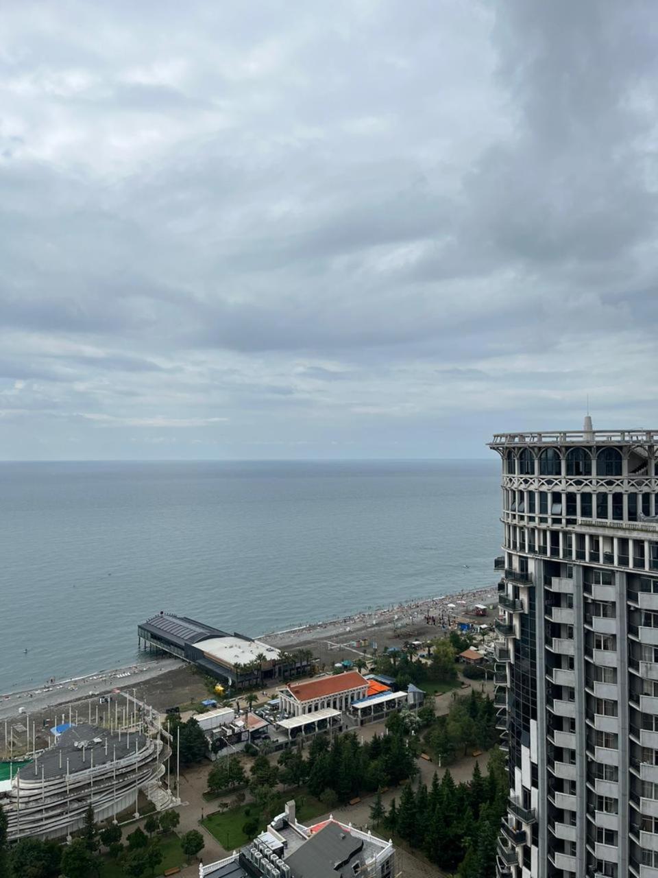 Holiday Lux Tower Batumi Exterior photo