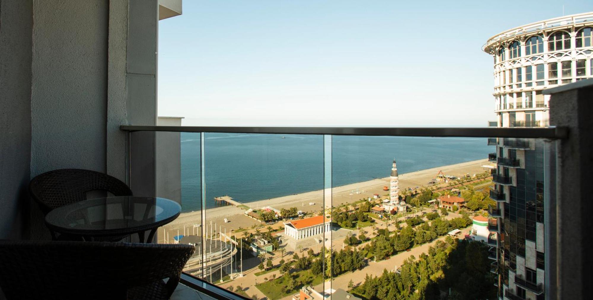 Holiday Lux Tower Batumi Exterior photo