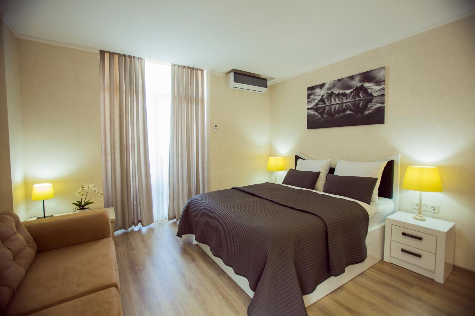 Holiday Lux Tower Batumi Exterior photo